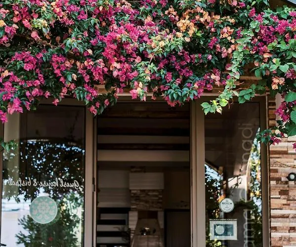 Panorama מלון 2*