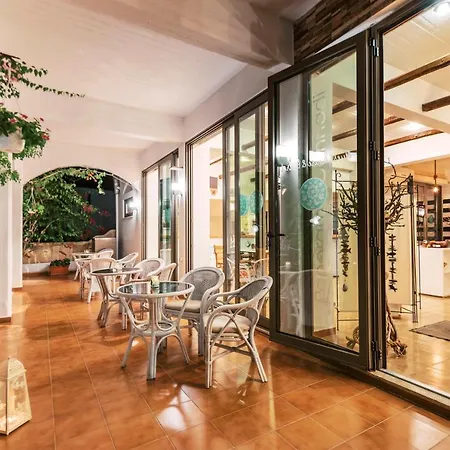 Panorama מלון גנאדי